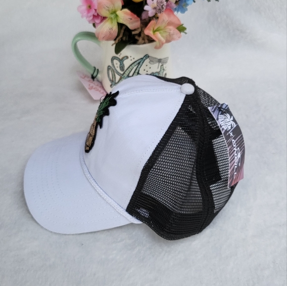 New O'Neill Pineapple Women Trucker Hat color BLK/WHT size ONE. - Picture 3 of 8